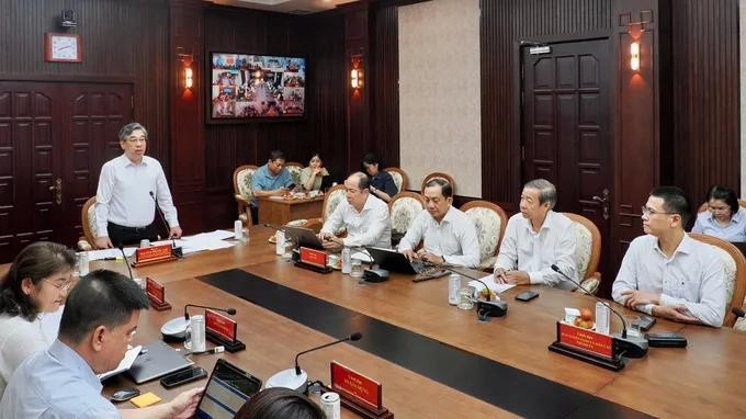 胡志明市市委副书记、市越南祖国阵线委员会主席阮福禄在会议上致辞。