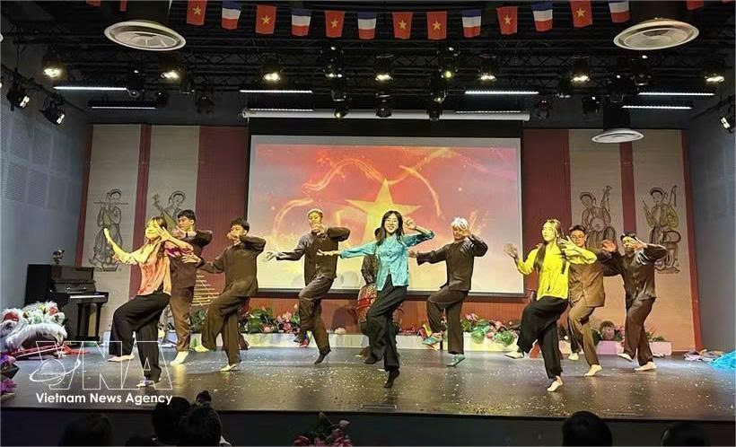 “越南你好——Bonjour Vietnam”文化节在巴黎精彩亮相。