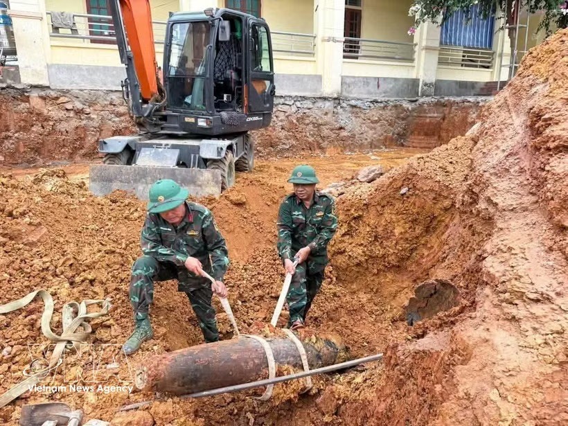 一枚战后遗留的250公斤重炸弹成功引爆销毁。