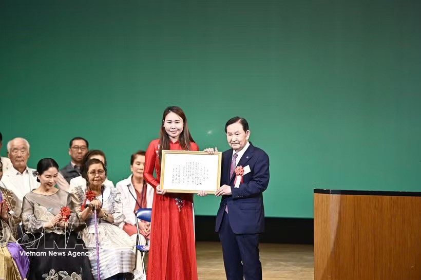越南公民荣获“全球公民社区奖”。