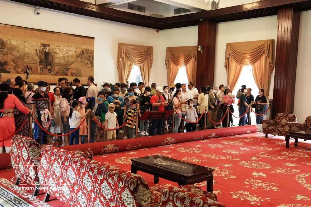 potal-tour-noi-do-thanh-pho-ho-chi-minh-soi-dong-dip-le-304-7976494.jpeg