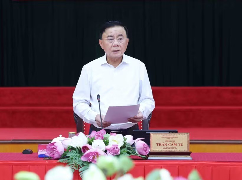 党中央政治局委员、党中央书记处常务书记陈锦秀发表讲话。图自越通社