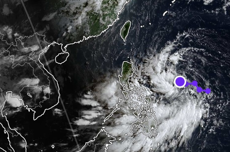 7月23日上午6时低压位置在（Himawari）卫星云图上的位置。Zoom Earth截图