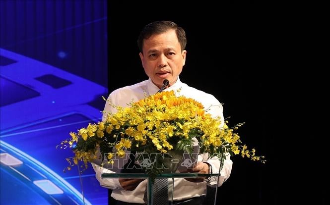 电影局副局长杜国越在开幕式上致辞。