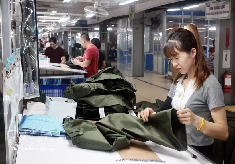 太原省TNG纺织服装股份公司生产出口欧盟市场的产品。