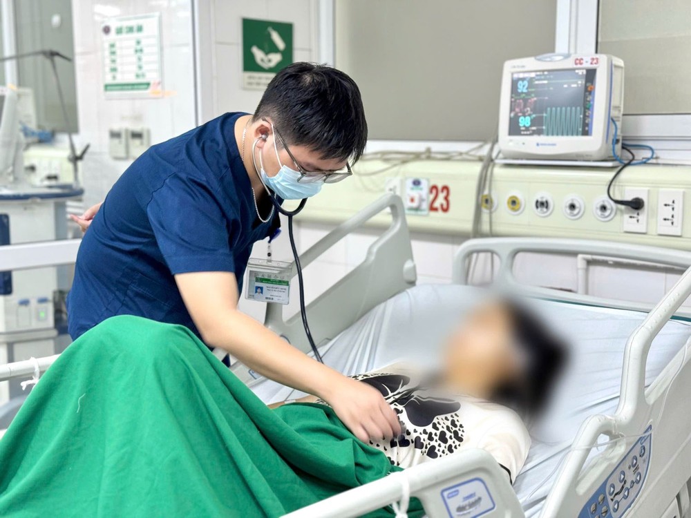 疟疾患者在中央热带病医院接受治疗。资料图，示意图：谢原/《新闻与民族报》。
