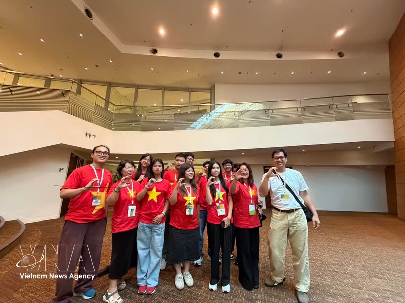 参加2026年亚洲科学夏令营的越南代表团。