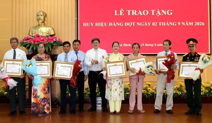 Đảng viên phường Phú Định .jpg