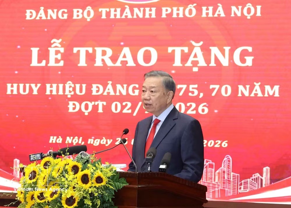 potal-tong-bi-thu-chu-tich-nuoc-to-lam-du-le-trao-tang-huy-hieu-dang-80-75-70-nam-dot-292026-8983161.jpeg
