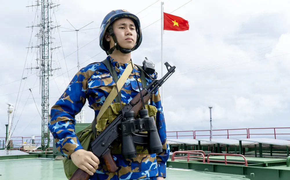 dk1-3-bao-ve-vung-chac-cac-nha-gian-va-chu-quyen-bien-dao-thieng-lieng-cua-to-quoc-la-menh-lenh-trach-nhiem-va-niem-vinh-du-tu-hao-cua-moi-the-he-can-bo-chien-si-nha-gian-dk1-8314-4736.jpg