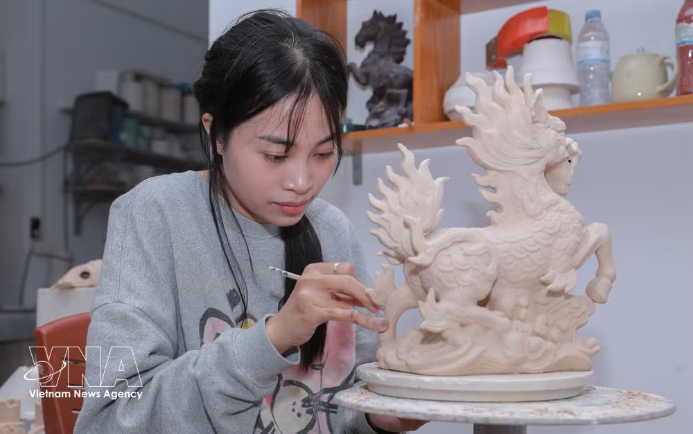 potal-lang-bat-trang-tat-bat-vao-mua-san-xuat-linh-vat-tet-binh-ngo-8577193.jpeg