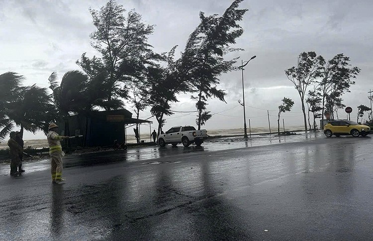 中部、西原和南部多地出现雷雨。