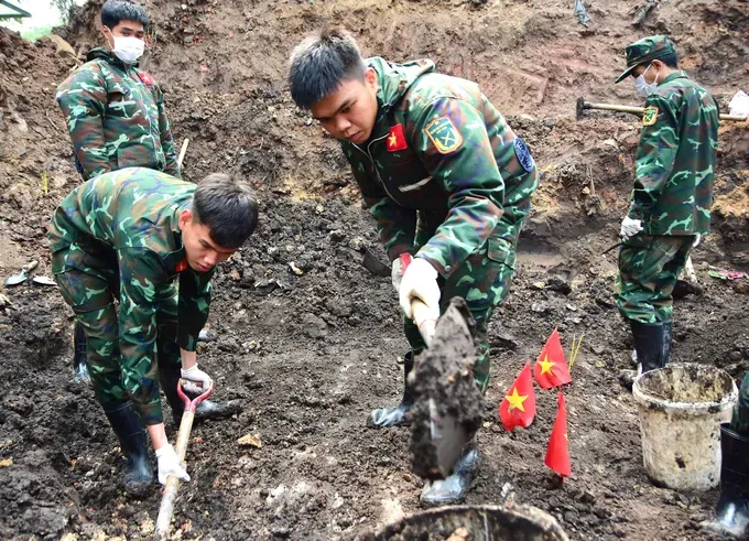cong-tac-mo-rong-vi-tri-tim-kiem-quy-tap-hai-cot-liet-si-tai-khu-a-cong-vien-le-thi-rieng-ngay-14-9.jpg