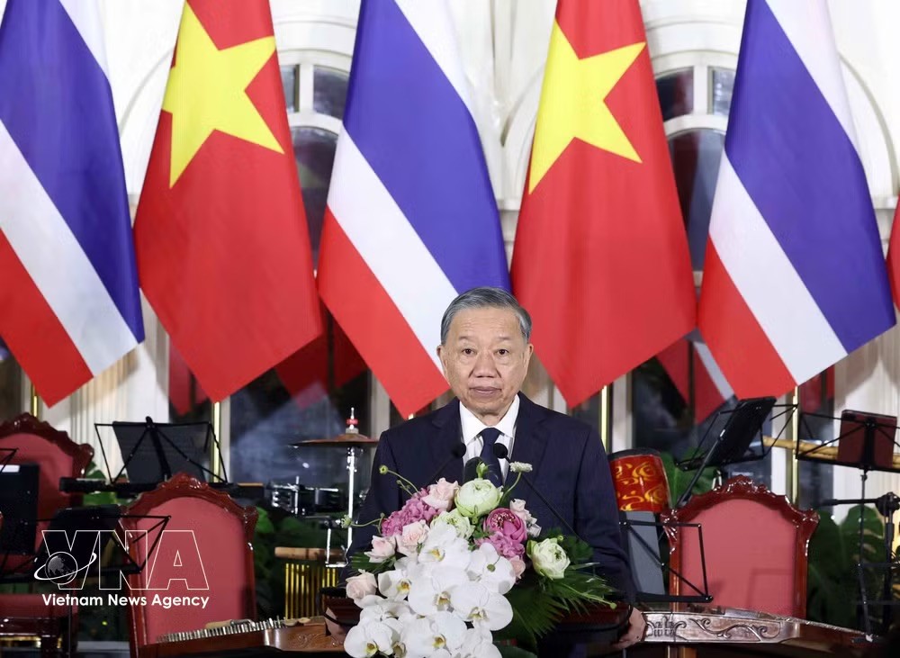 vna-potal-tong-bi-thu-chu-tich-nuoc-va-phu-nhan-chu-tri-tiec-chieu-dai-nha-vua-va-hoang-hau-thai-lan-9026989.jpeg