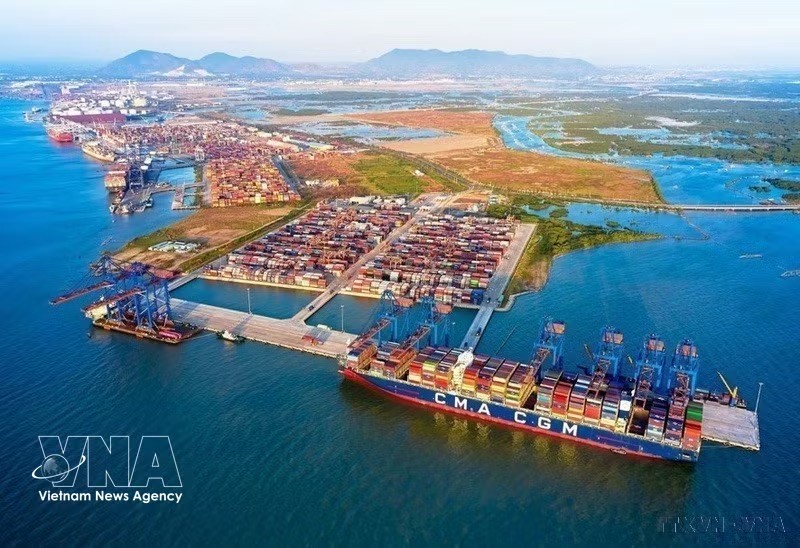 位于巴地头顿的Gemalink国际港是服务工业、贸易和全球一体化进程的战略性港口之一。