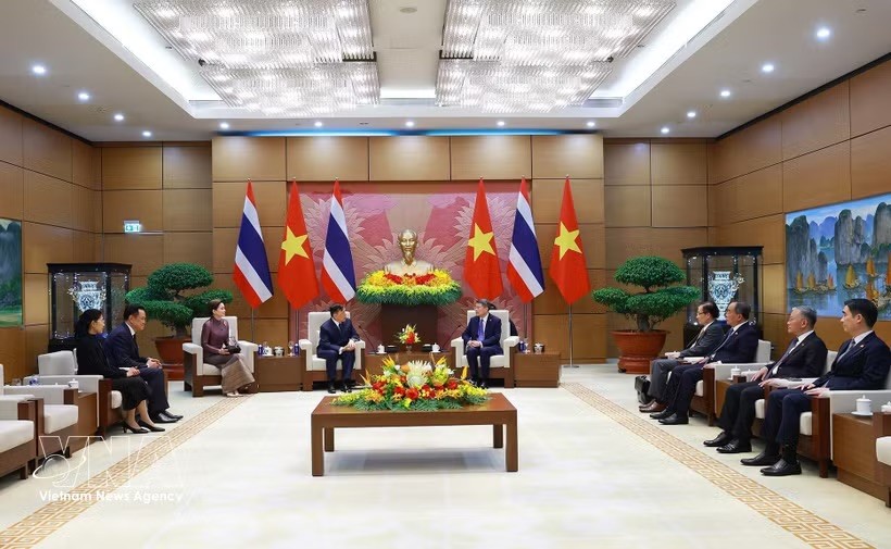 越南政府总理黎明兴会见正泰国国王玛哈·哇集拉隆功和王后。