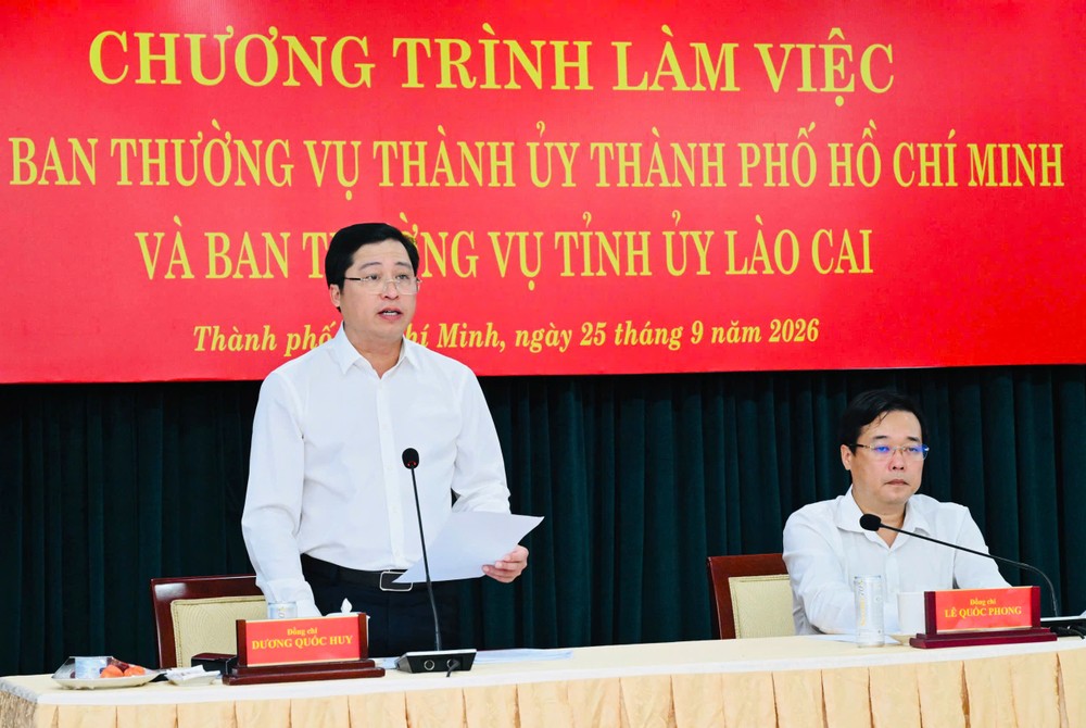 bi-thu-tinh-uy-lao-cai-duong-quoc-huy-phat-bieu-tai-buoi-lam-viec.jpg