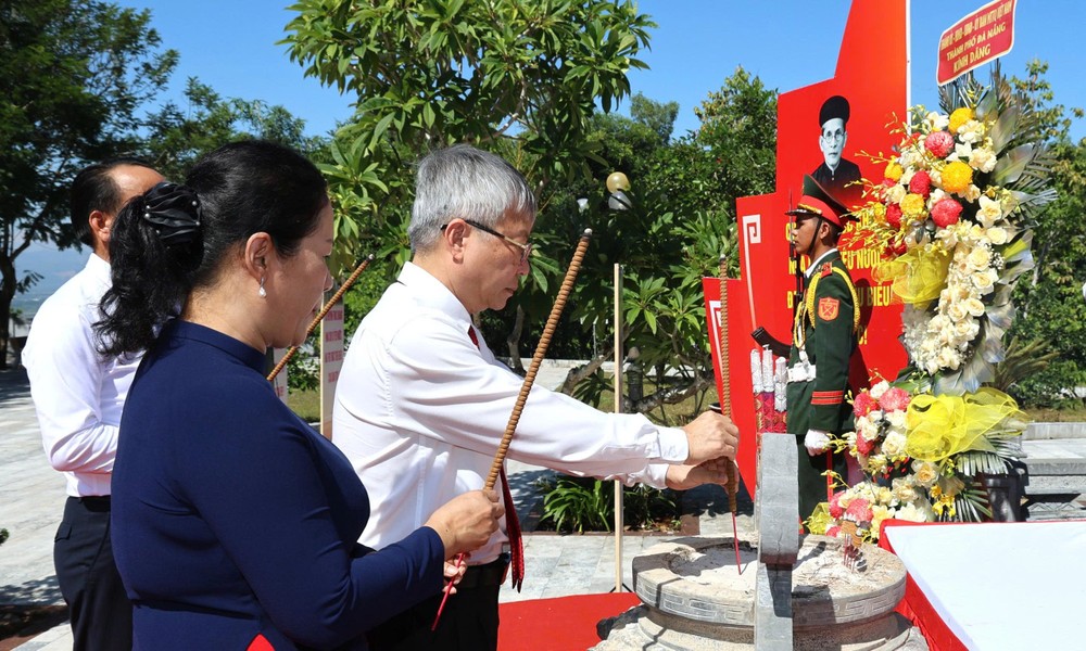 doan-da-nang-dang-huong-dang-hoa-n-3-9703-5617.jpg