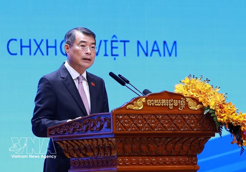 potal-thu-tuong-le-minh-hung-va-thu-tuong-hun-manet-du-dien-dan-doanh-nghiep-viet-nam-campuchia-9077509.jpeg