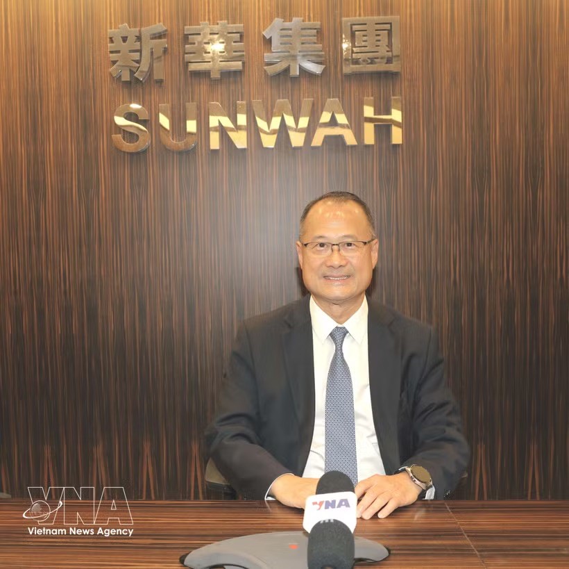 香港新华集团主席、香港中华总商会会长、越南VinaCapital集团主席蔡冠深博士。