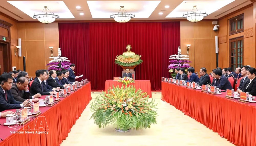 thuong-truc-ban-bi-thu-tiep-doan-can-bo-cap-cao-dang-nhan-dan-cach-mang-lao.jpeg