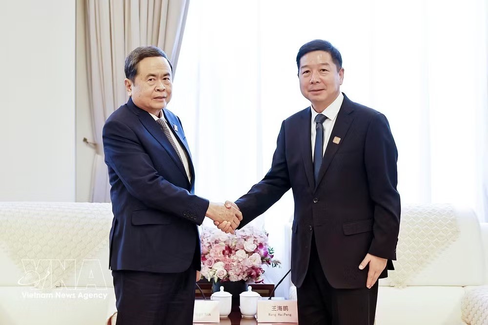 potal-chu-tich-quoc-hoi-tran-thanh-man-tiep-bi-thu-thanh-uy-dien-an-9086804.jpeg