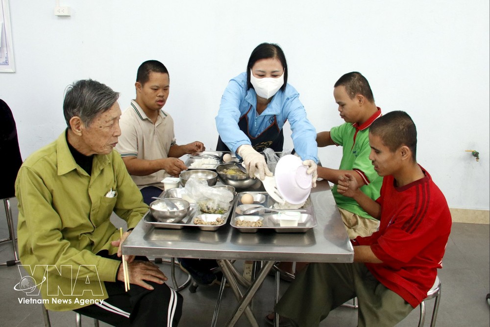 vnanet_potal-lan-toa-yeu-thuong-3.jpg