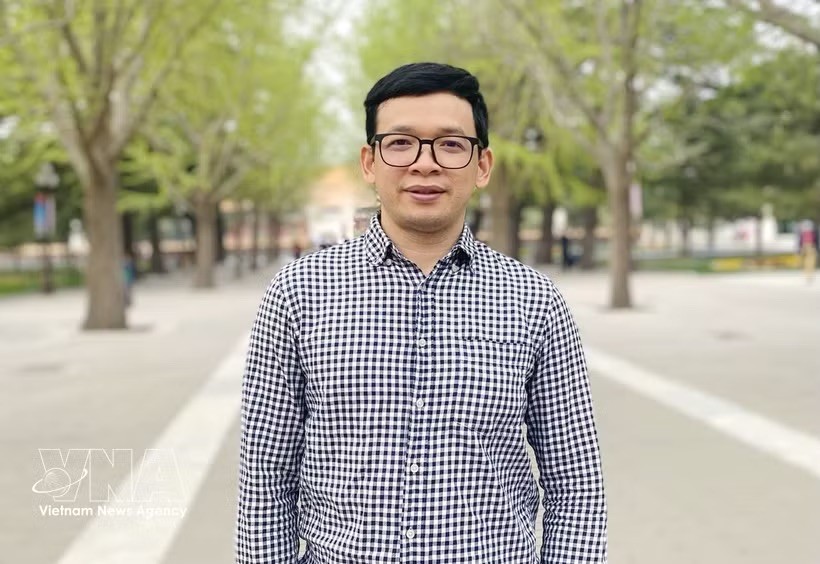 在中国科学院数学与系统科学研究院（AMSS）工作的阮国兴副教授。