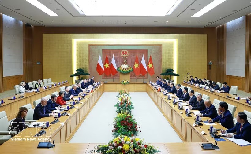 政府总理黎明兴与波兰总理唐纳德·图斯克举行会谈。