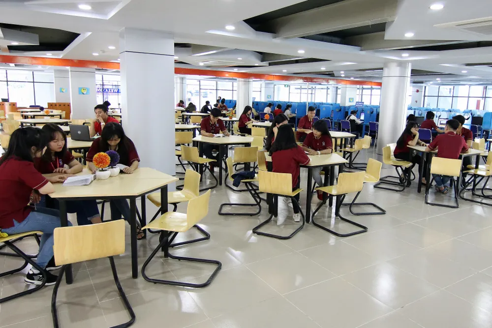 Nhà trường “bắt tay” doanh nghiệp đưa việc làm đến gần sinh viên  ​ ảnh 1