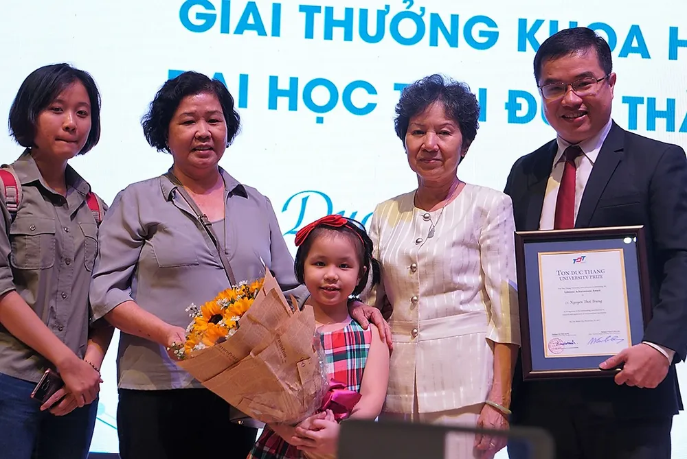 4 nhà khoa học xuất sắc quốc tế nhận giải thưởng TDTU PRIZE ảnh 3