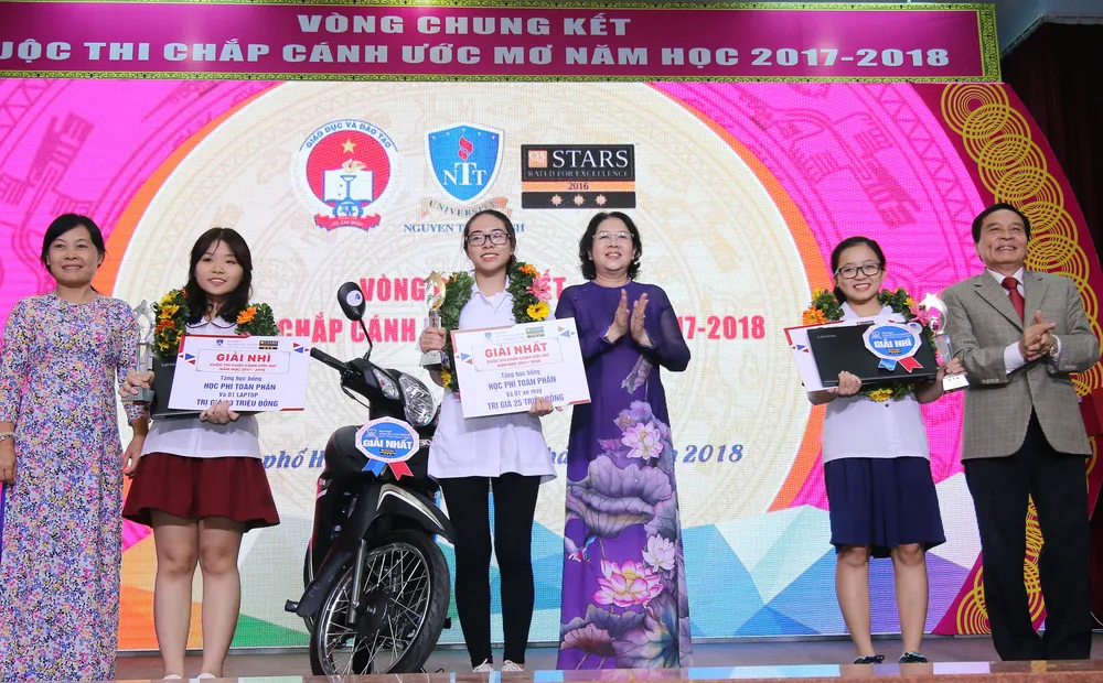 Thí sinh Nguyễn Ngọc Ánh đoạt giải nhất cuộc thi Chắp cánh ước mơ  ảnh 1