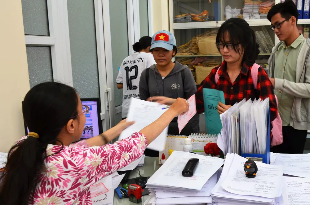 Ngày 6-8, một số trường đại học tại TPHCM công bố điểm chuẩn ảnh 2