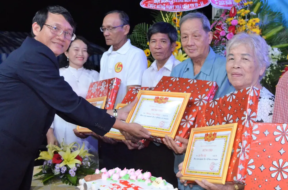  Lễ tri ân Ngày Nhà giáo Việt Nam có một không hai ảnh 3