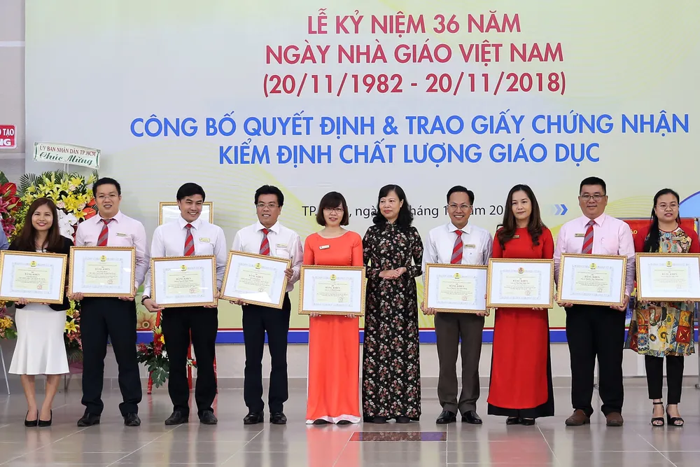 Nhiều hoạt động tri ân Ngày Nhà giáo Việt Nam ảnh 2