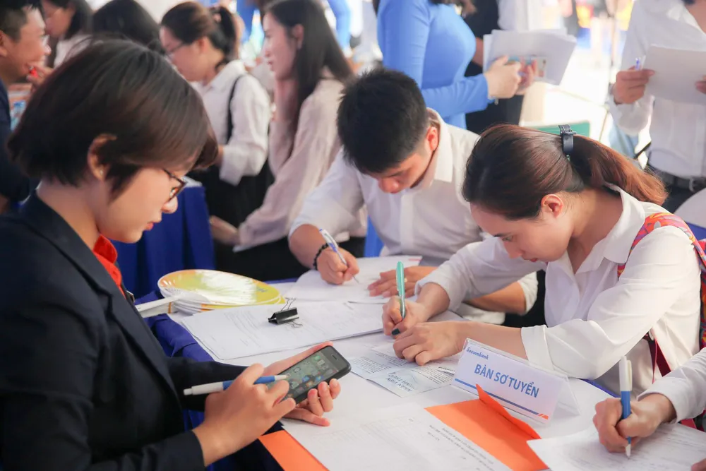 Tuyển dụng hơn 500 việc làm cho sinh viên khối ngành kinh tế  ảnh 1