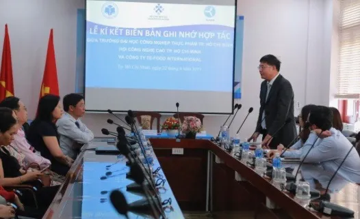 Trường ĐH Công nghiệp Thực phẩm TPHCM hợp tác với doanh nghiệp trong quản lý an toàn thực phẩm ảnh 2