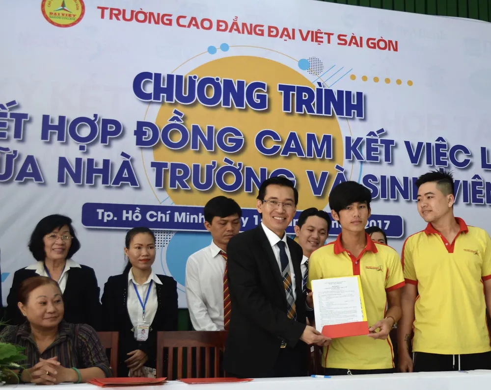 Học cao đẳng không sợ thất nghiệp ảnh 1