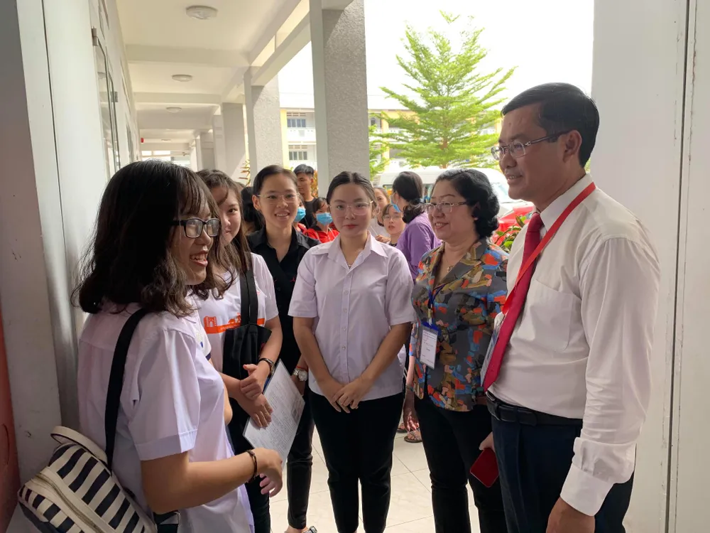 Đồng Nai chi hơn 1 tỷ đồng để gắn camera trong phòng thi ảnh 2