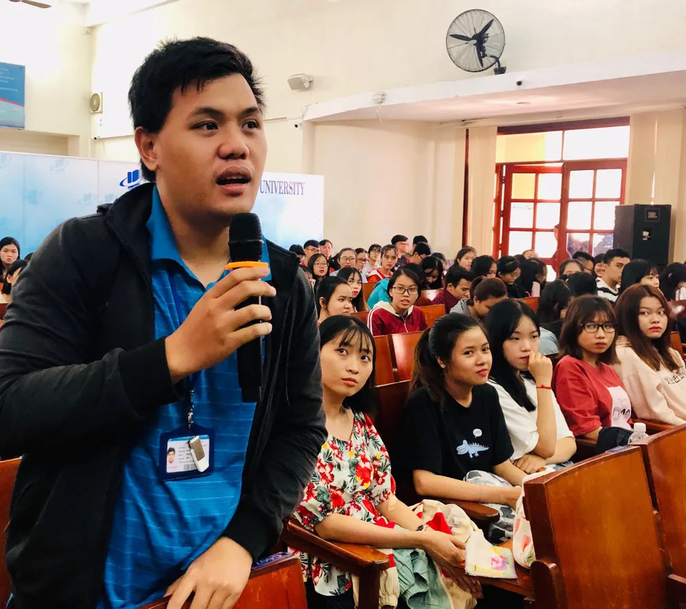 Đứng giữa “mê hồn trận” mạng xã hội, giới trẻ nên làm gì? ảnh 3