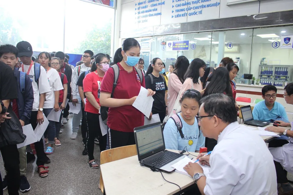 Hơn 2.000 giảng viên, sinh viên hiến máu nhân đạo ảnh 3