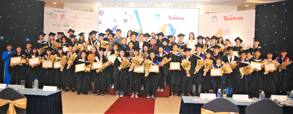 50 tân thủ khoa nhận học bổng Nâng bước thủ khoa 2019 ảnh 2