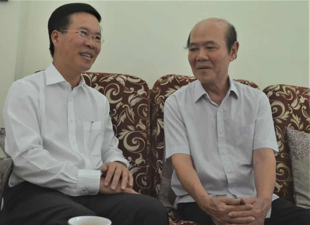 Đồng chí Võ Văn Thưởng thăm, chúc Tết gia đình GS-TSKH Lê Ngọc Trà ảnh 2