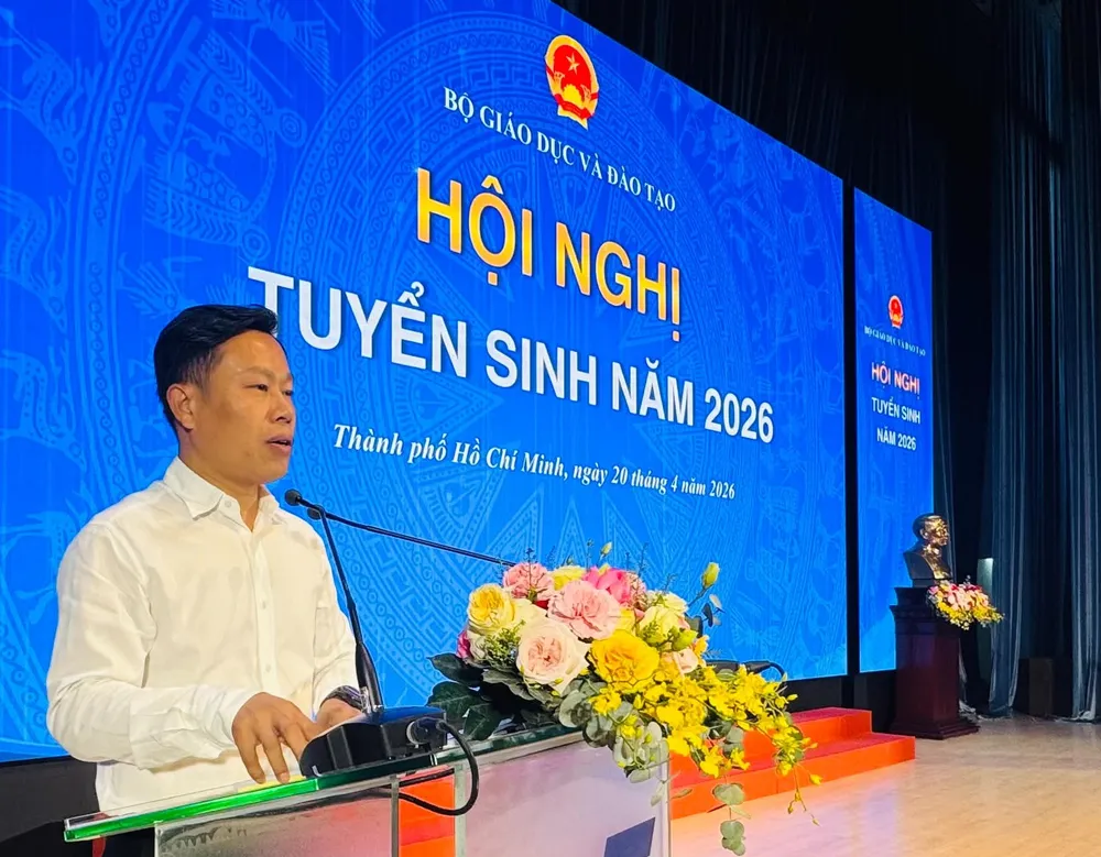 GS-TS Lê Quân, Thứ trưởng Bộ GD-ĐT phát biểu tại hội nghị - Ảnh: THANH HÙNG