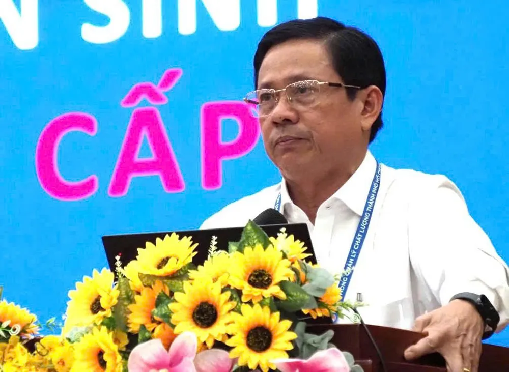 Ông NGUYỄN VĂN PHONG, Phó Giám đốc Sở GD-ĐT TPHCM.jpg