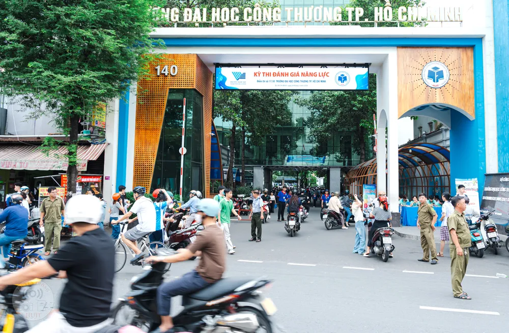 TUN00333.jpg