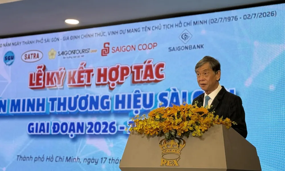 PGS-TS Phạm Hoàng Quân, Hiệu trưởng Trường ĐH Sài Gòn phát biểu tại lễ ký kết .jpg