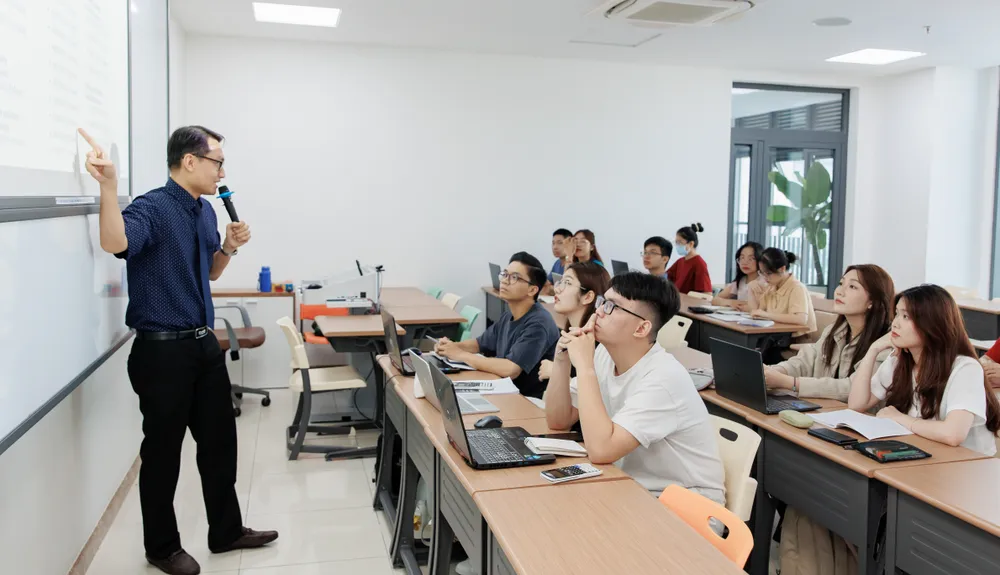 Đại học Kinh tế TPHCM: Điểm chuẩn cao nhất 97 điểm