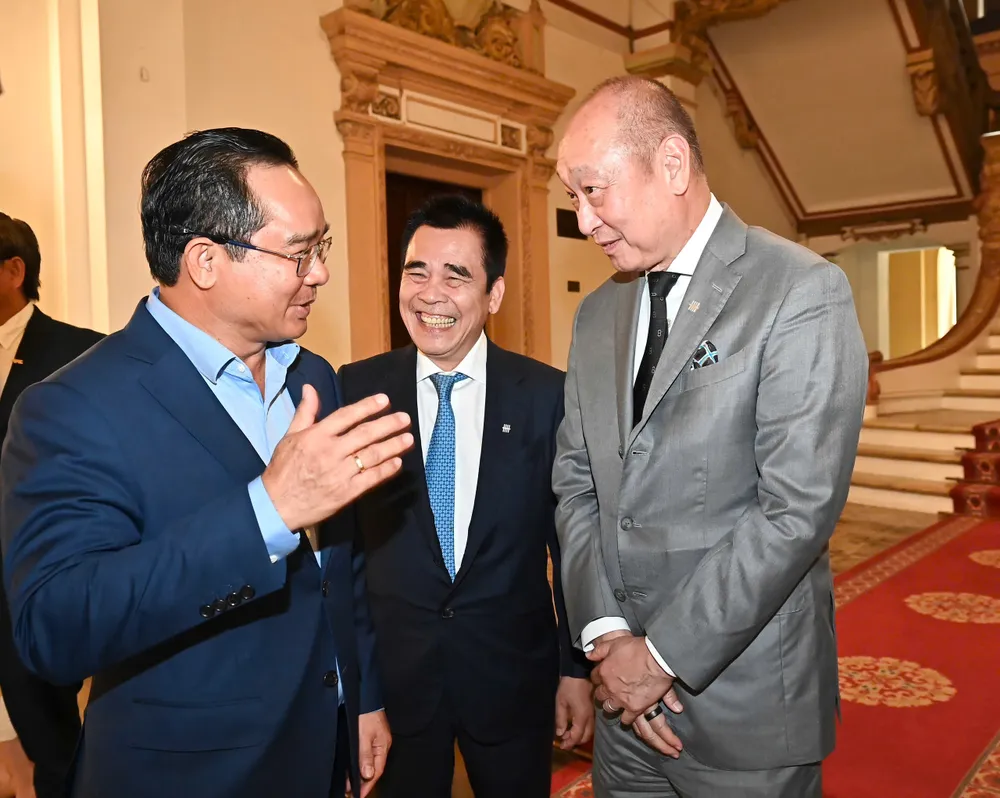 Đồng chí Nguyễn Văn Được, Phó Bí thư Thành ủy, Chủ tịch UBND TPHCM, tiếp ông Wee Ee Cheong, Phó Chủ tịch kiêm Tổng Giám đốc điều hành của Tập đoàn Ngân hàng United Overseas Bank (UOB). Ảnh: VIỆT DŨNG 