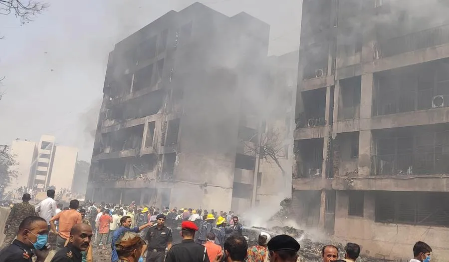 Hiện trường vụ tai nạn máy bay. Ảnh: XINHUA 